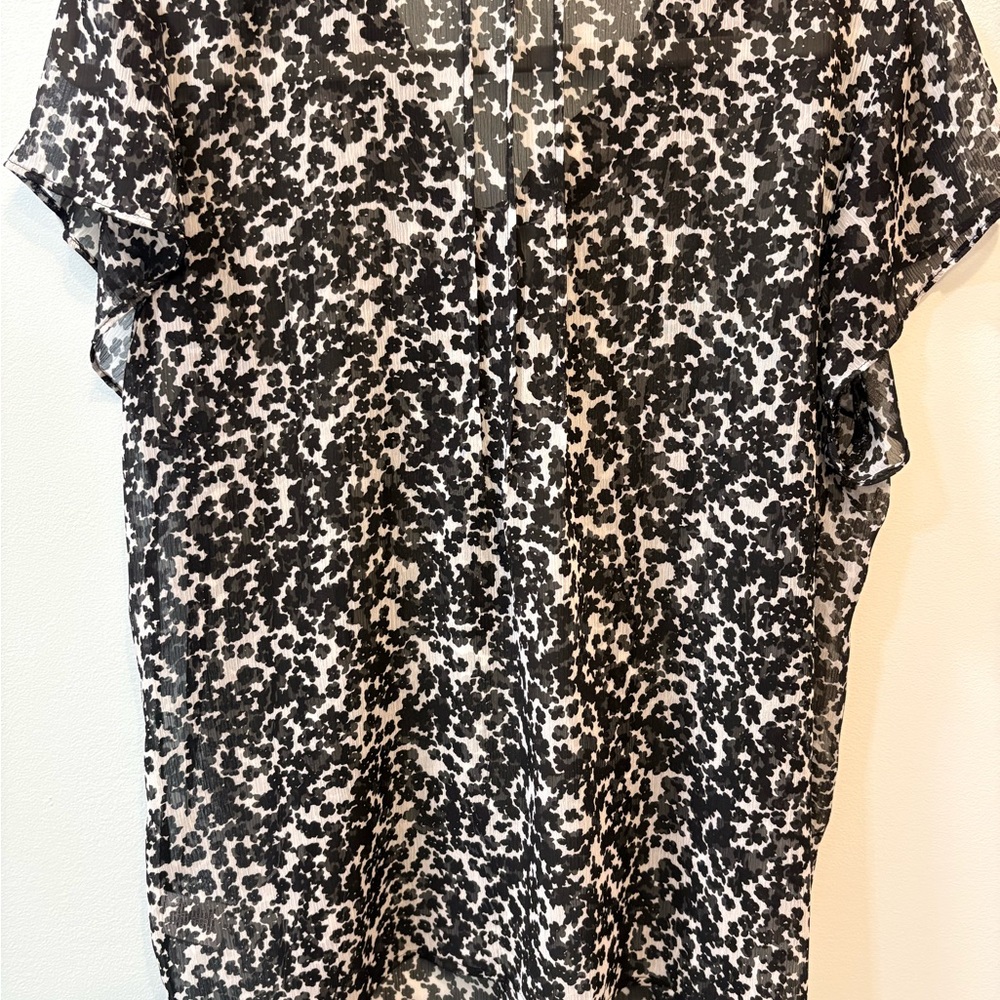 Elle Abstract Print Blouse - Picture 2 of 6